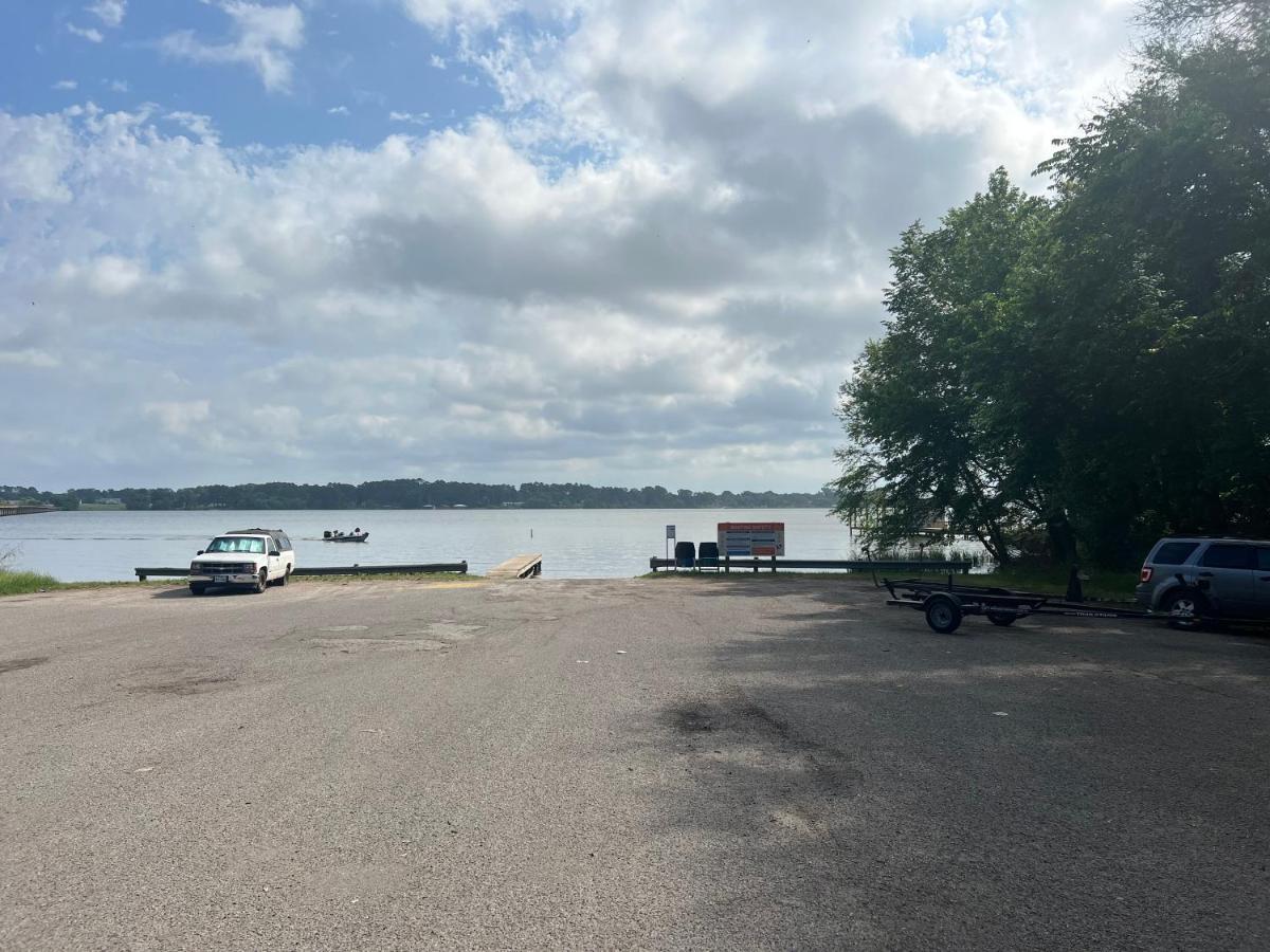 Вилла Lakefront Oasis With Private Boat Dock On Lake Palestine Coffee City Экстерьер фото